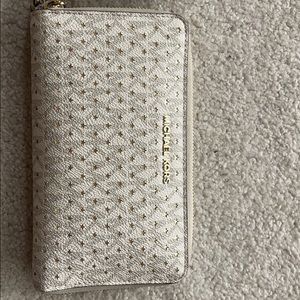 Michael Kors Wrislet Wallet